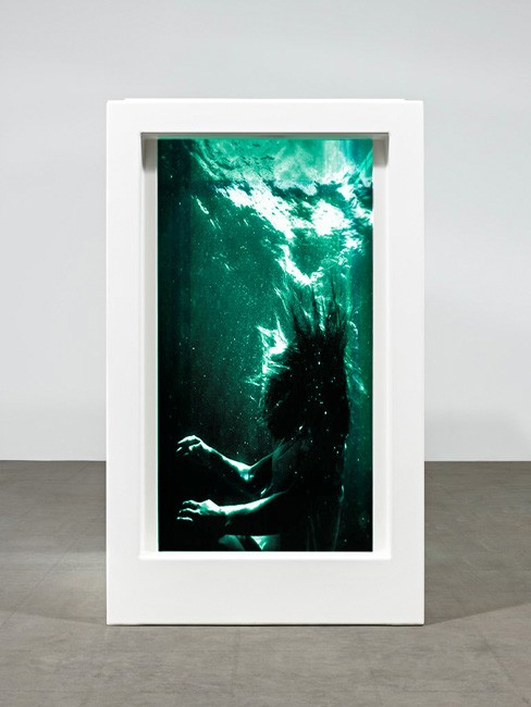  Drowning woman 